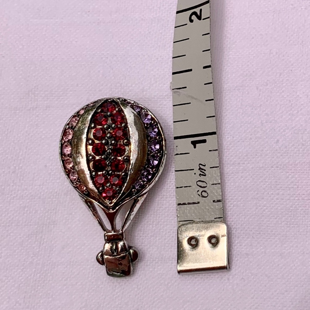 Air balloon brooch